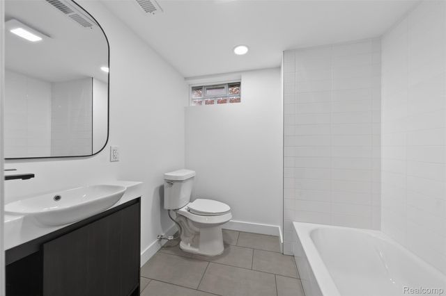 384 E Chesterfield Street, Ferndale, MI 48220