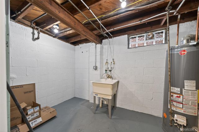 384 E Chesterfield Street, Ferndale, MI 48220