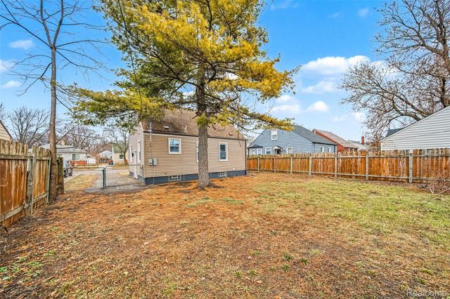 384 E Chesterfield Street, Ferndale, MI 48220