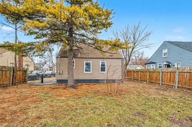 384 E Chesterfield Street, Ferndale, MI 48220