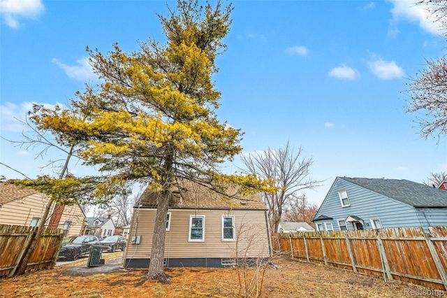 384 E Chesterfield Street, Ferndale, MI 48220