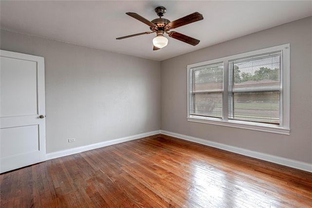 1312 16th Street, Huntsville, TX 77340