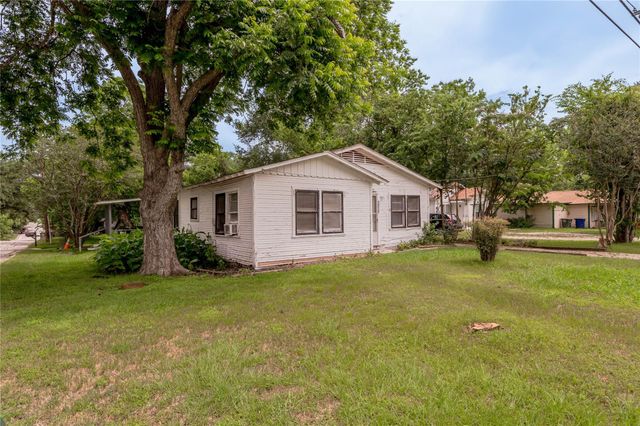 1312 16th Street, Huntsville, TX 77340