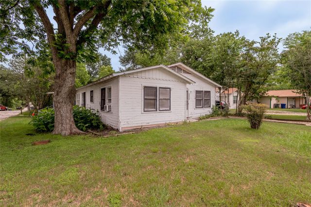 1312 16th Street, Huntsville, TX 77340