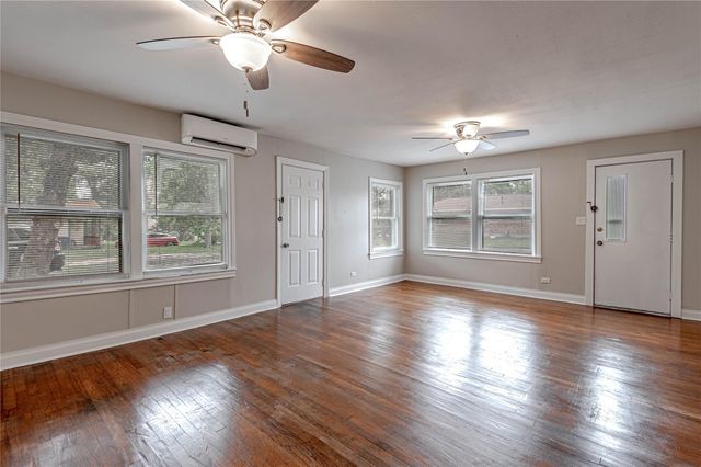 1312 16th Street, Huntsville, TX 77340