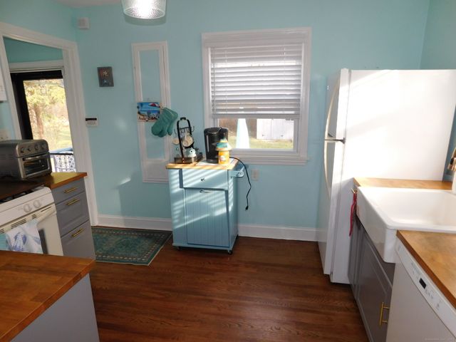 6 Anita Avenue, Waterford, CT 06385