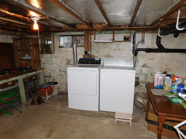 6 Anita Avenue, Waterford, CT 06385