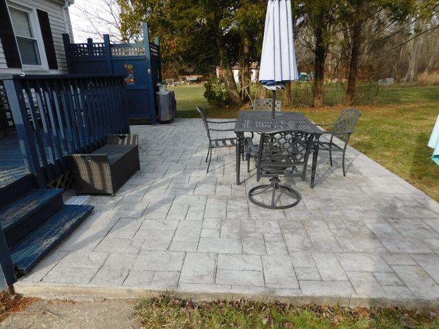 6 Anita Avenue, Waterford, CT 06385