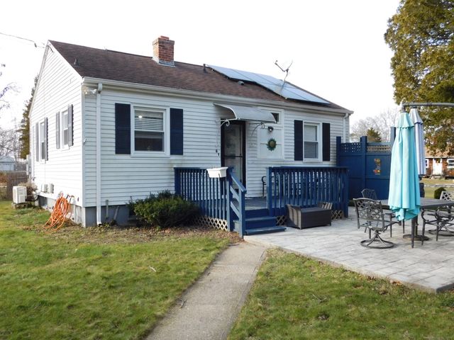 6 Anita Avenue, Waterford, CT 06385