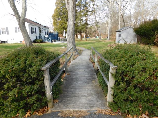 6 Anita Avenue, Waterford, CT 06385