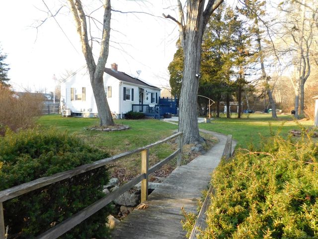 6 Anita Avenue, Waterford, CT 06385