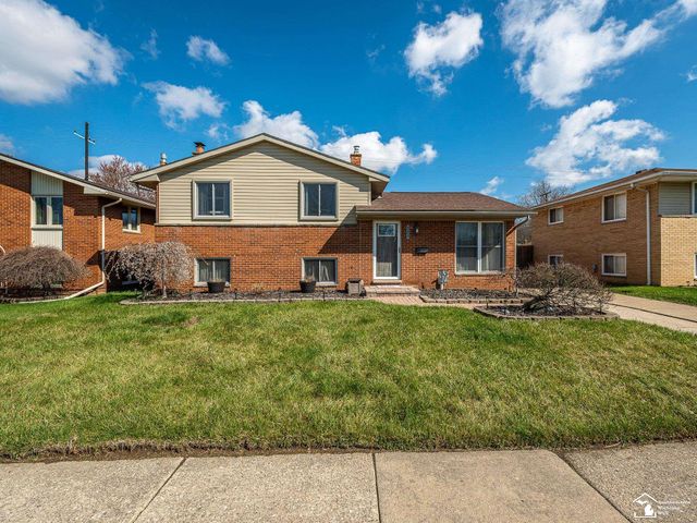 22244 Candace Drive, Rockwood, MI 48173