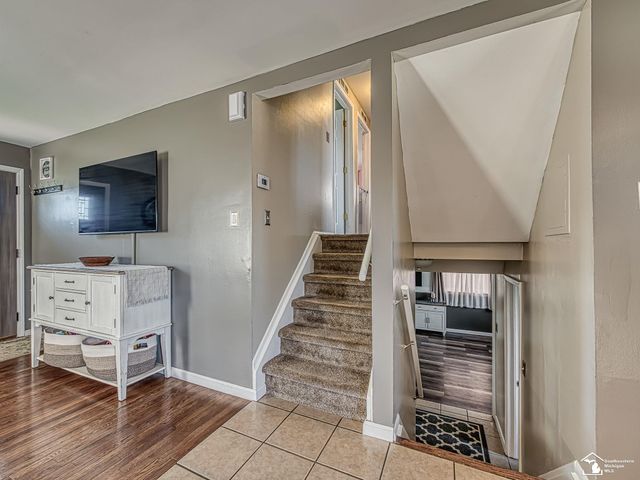 22244 Candace Drive, Rockwood, MI 48173