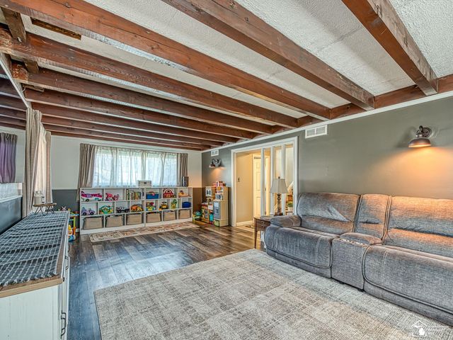 22244 Candace Drive, Rockwood, MI 48173