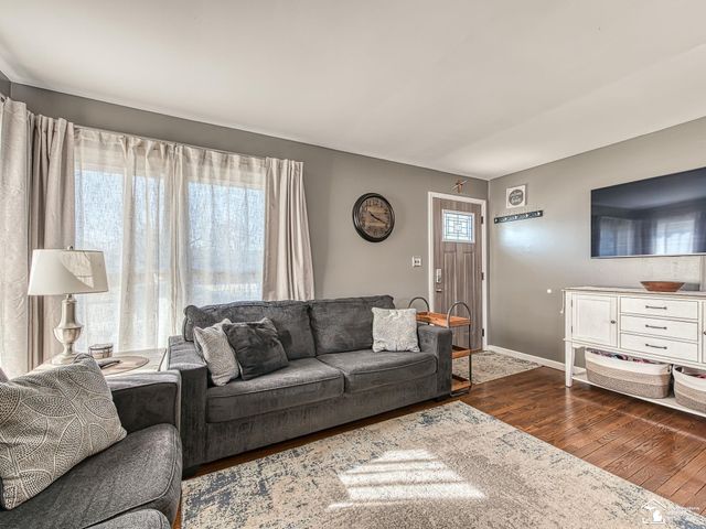 22244 Candace Drive, Rockwood, MI 48173