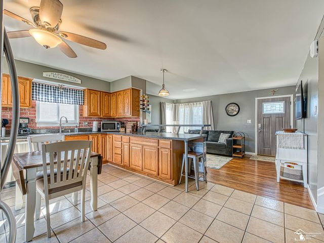 22244 Candace Drive, Rockwood, MI 48173