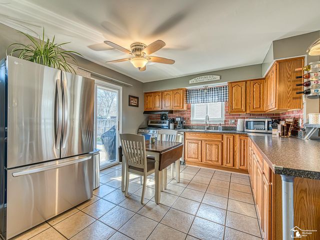 22244 Candace Drive, Rockwood, MI 48173