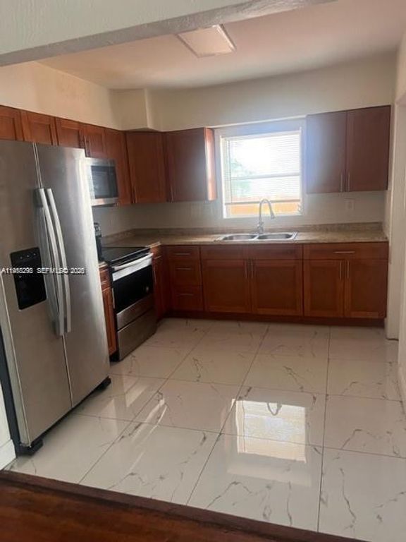 2530 Roosevelt St 1, Hollywood, FL 33020