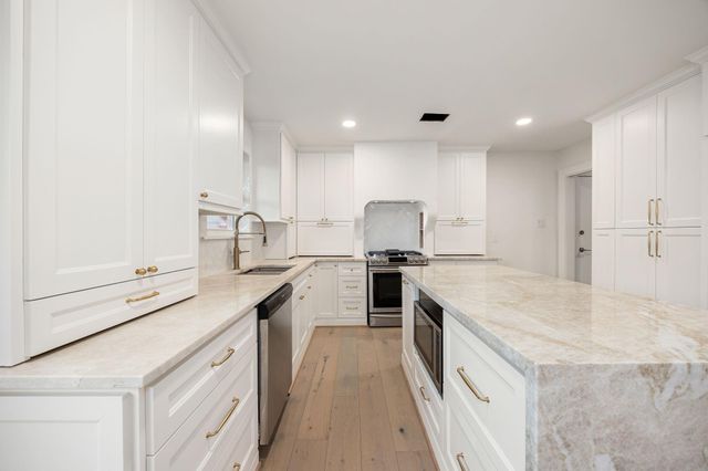 3102 Rockmoor Court, Sugar Land, TX 77478