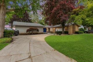 303 E Huron River Drive, Belleville City, MI 48111