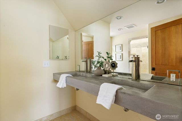 453 Race Road, Coupeville, WA 98239