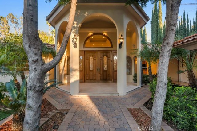 4446 Hayvenhurst Avenue, Encino, CA 91436