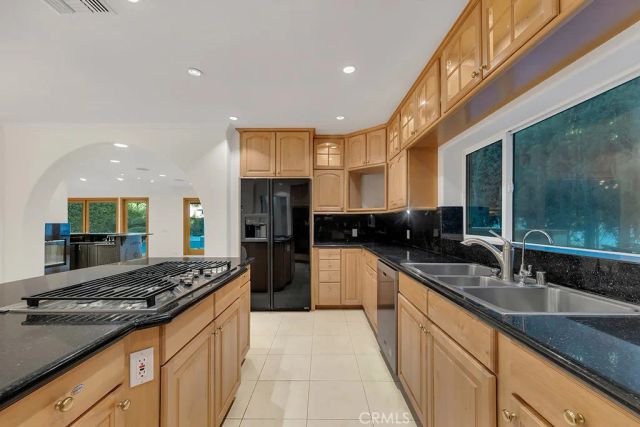 4446 Hayvenhurst Avenue, Encino, CA 91436