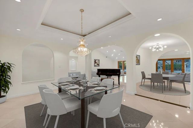 4446 Hayvenhurst Avenue, Encino, CA 91436