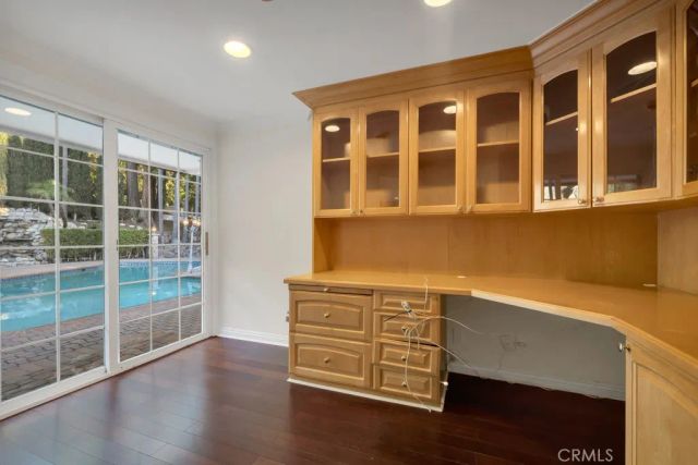 4446 Hayvenhurst Avenue, Encino, CA 91436