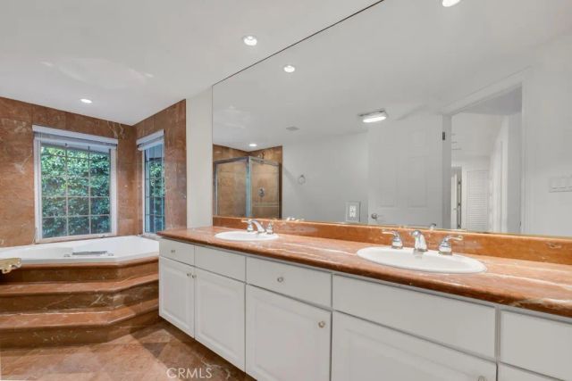 4446 Hayvenhurst Avenue, Encino, CA 91436