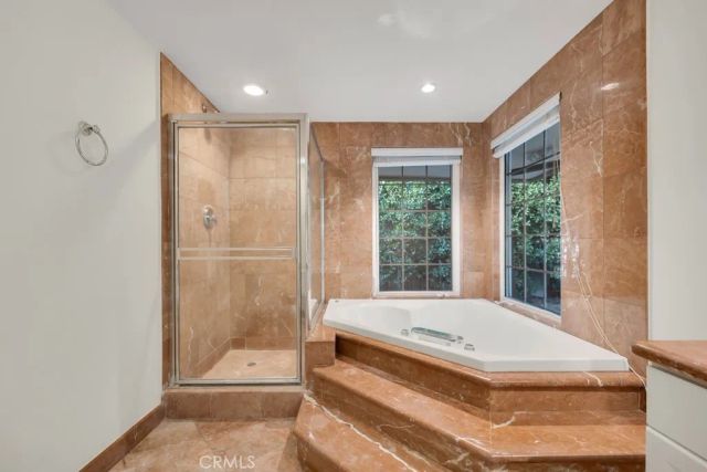 4446 Hayvenhurst Avenue, Encino, CA 91436