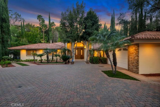 4446 Hayvenhurst Avenue, Encino, CA 91436