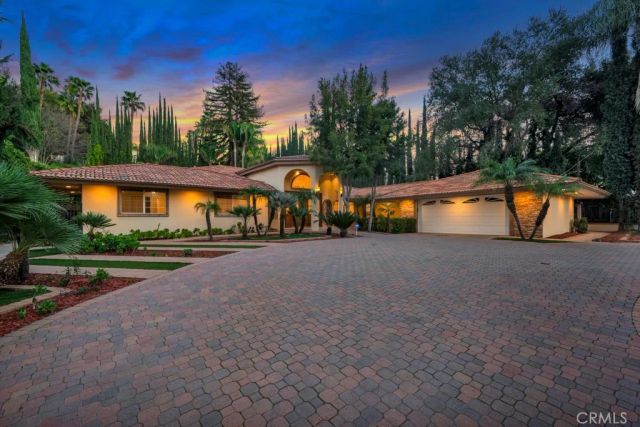 4446 Hayvenhurst Avenue, Encino, CA 91436