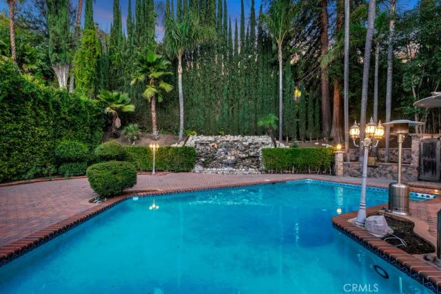 4446 Hayvenhurst Avenue, Encino, CA 91436