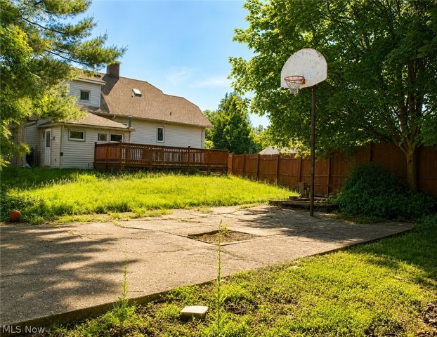 173 Brush Road, Richmond Heights, OH 44143
