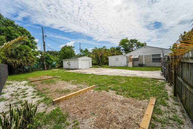 1007 Charles Street, West Palm Beach, FL 33401