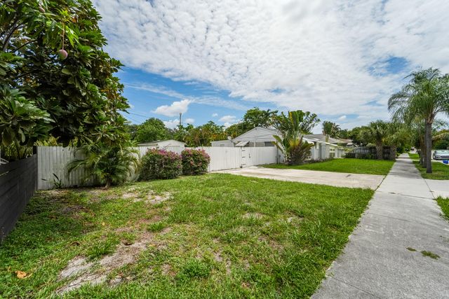 1007 Charles Street, West Palm Beach, FL 33401