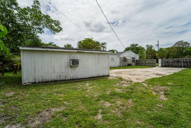 1007 Charles Street, West Palm Beach, FL 33401