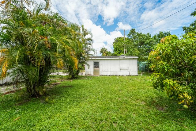 1007 Charles Street, West Palm Beach, FL 33401
