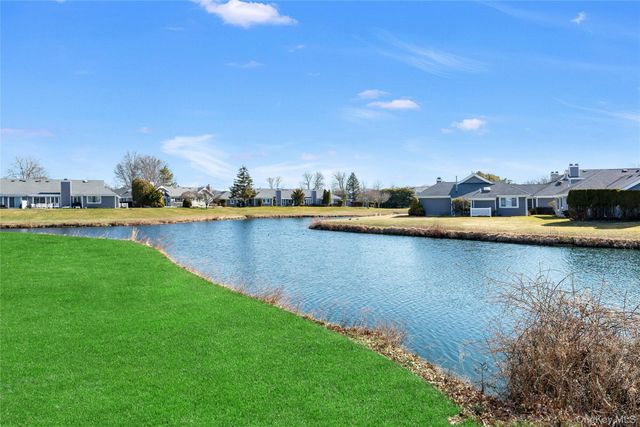 290 W Midland Pond Court 290, Moriches, NY 11955