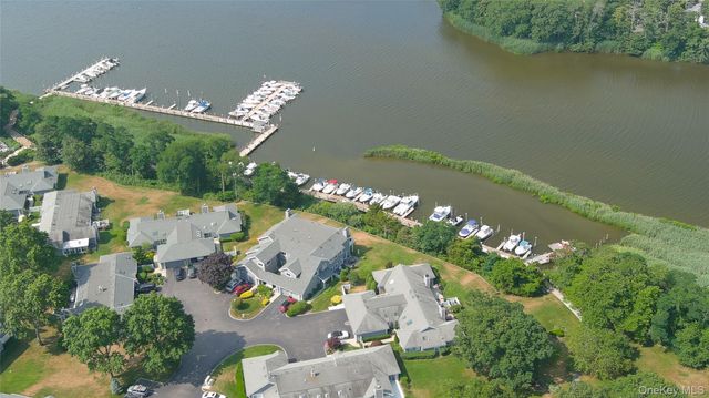 290 W Midland Pond Court 290, Moriches, NY 11955