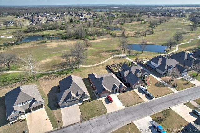 30555 E 65th Street S, Broken Arrow, OK 74014