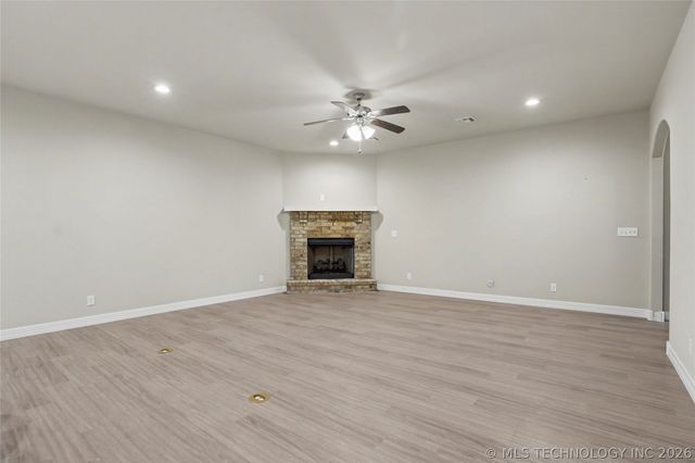 30555 E 65th Street S, Broken Arrow, OK 74014