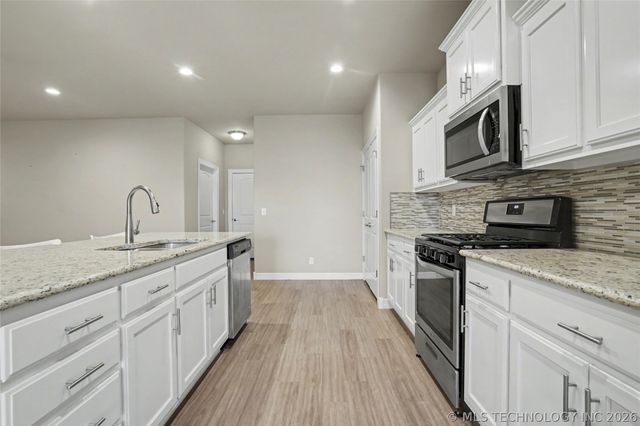 30555 E 65th Street S, Broken Arrow, OK 74014