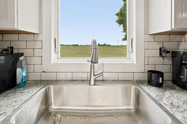 4176 E 400 Road, Huntington, IN 46750