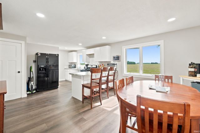 4176 E 400 Road, Huntington, IN 46750