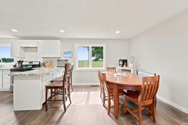 4176 E 400 Road, Huntington, IN 46750