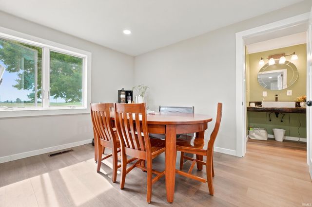 4176 E 400 Road, Huntington, IN 46750
