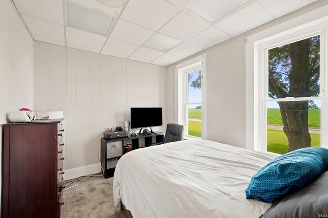 4176 E 400 Road, Huntington, IN 46750