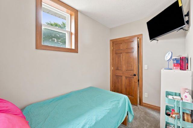 4176 E 400 Road, Huntington, IN 46750